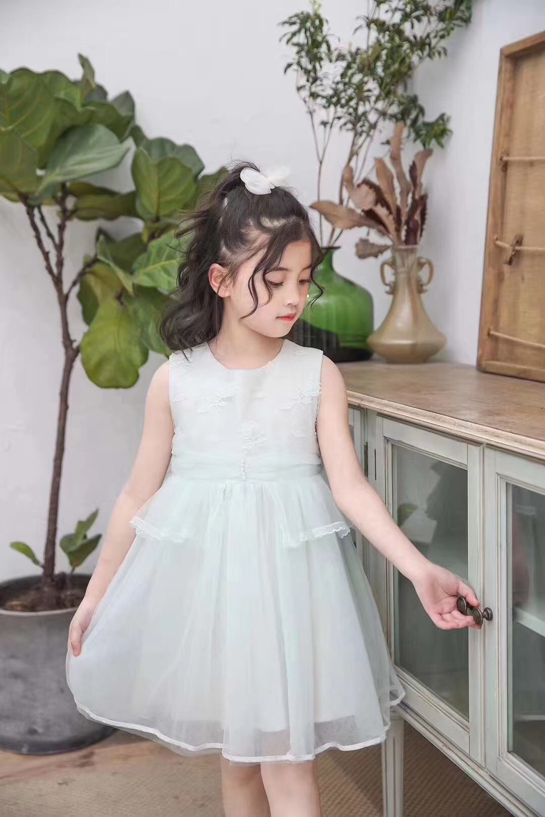 夏季童裝批發(fā)攻略 如何找到高性?xún)r(jià)比的品牌童裝尾貨貨源